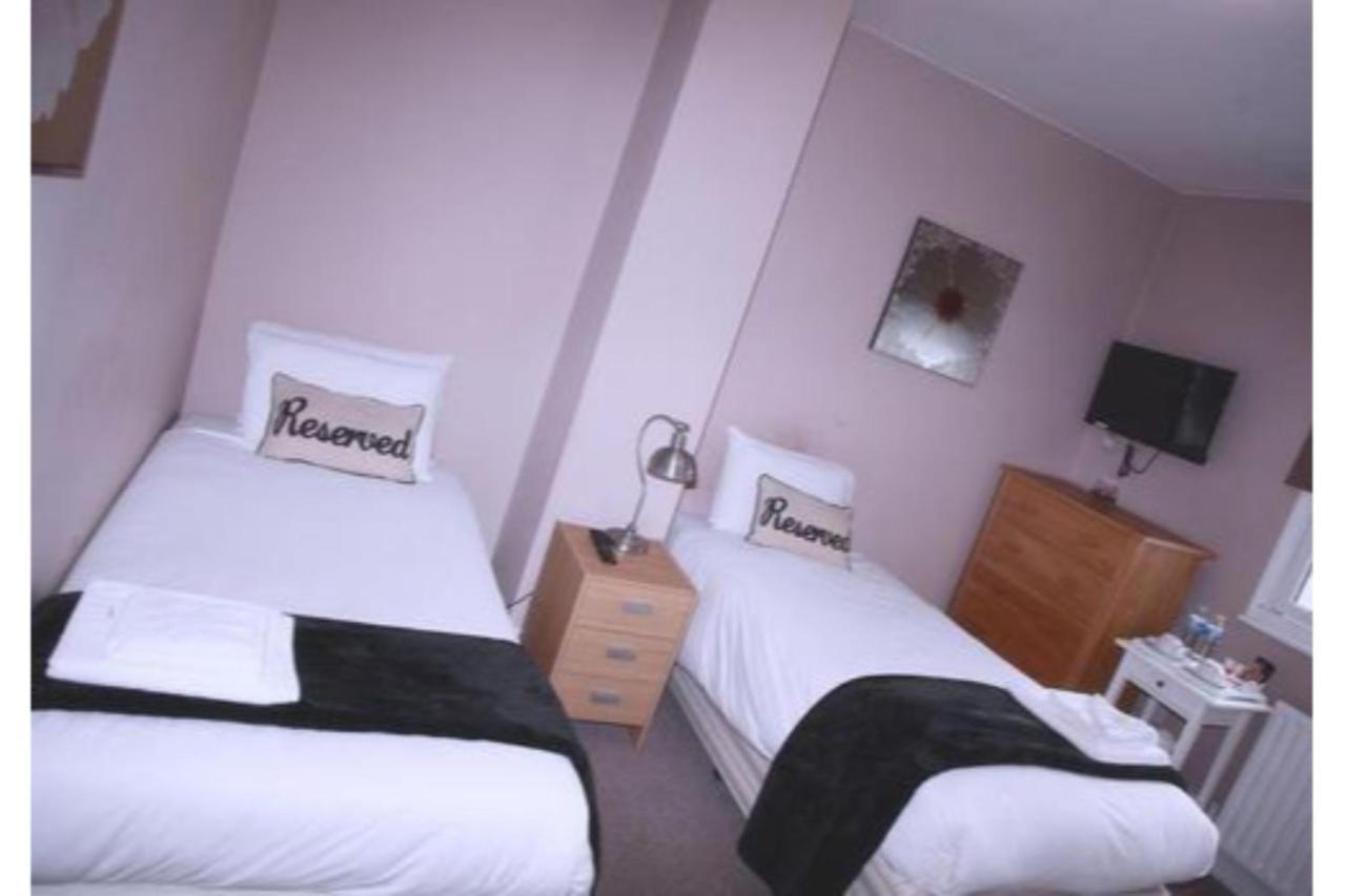 Hampton Court Hotel East Molesey Eksteriør bilde