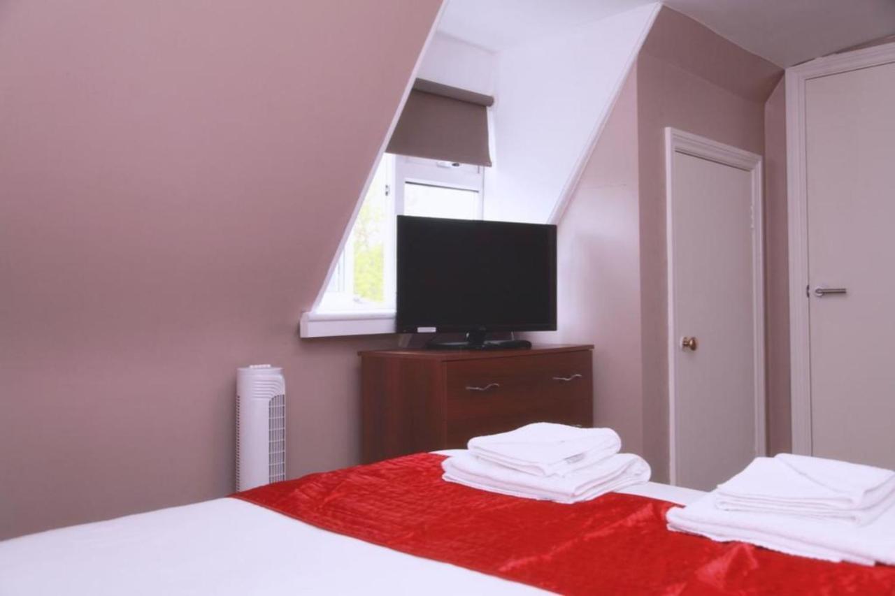Hampton Court Hotel East Molesey Eksteriør bilde