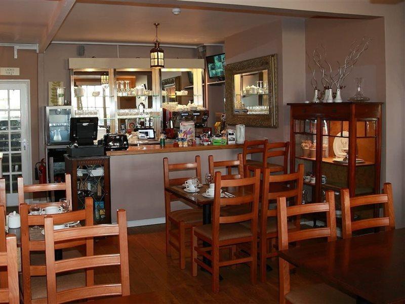 Hampton Court Hotel East Molesey Eksteriør bilde