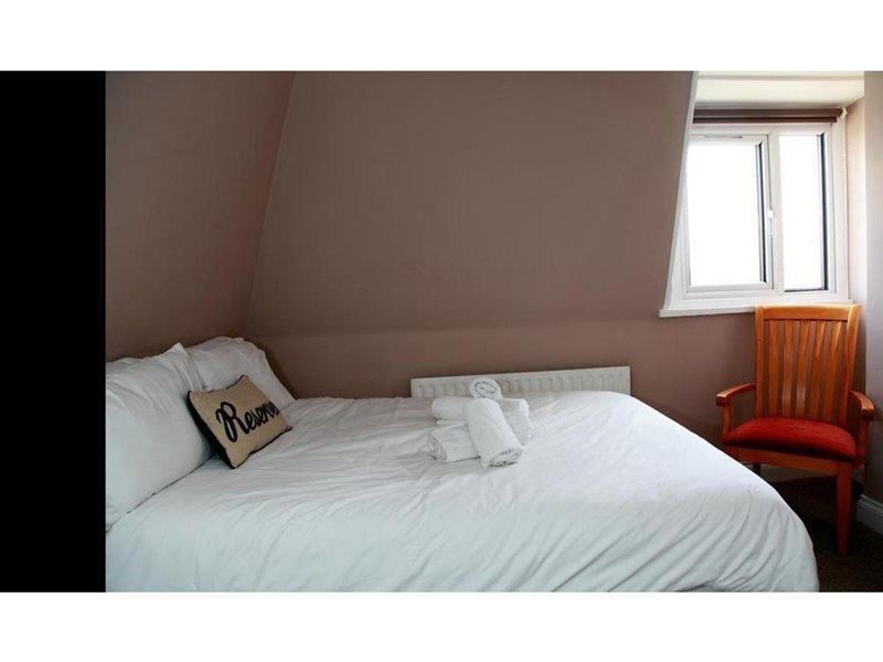 Hampton Court Hotel East Molesey Eksteriør bilde